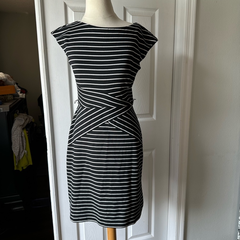 White House black market dress missing belt cleaning out my closet dot size 4